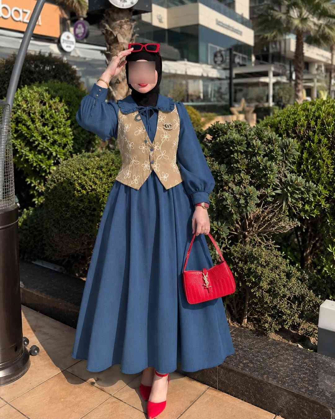 فستان + كنزه 
السعر ناربنات 25,000 بس 
قياساته38-40-42-44-46-48 
طول فستان  140cm
خدمة توصيلنا متوفرة لجميع محافظات العراق
تكدرون تراسلونا على الواتساب ***********⁩⁩⁩⁩⁩⁩
