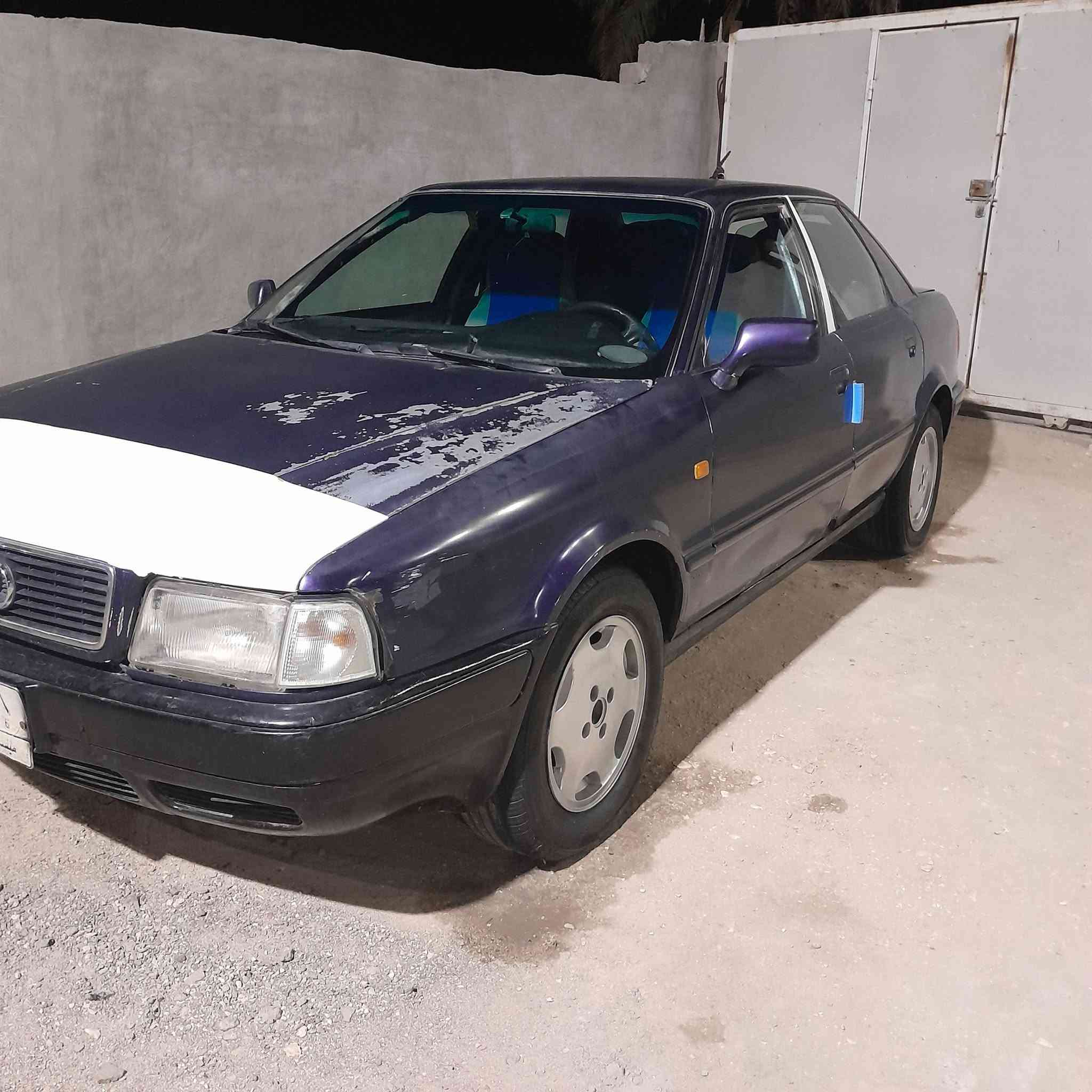 يسلام عليكم اودي للبيع مديل 92.  سنويه منتهيه. مكينه بيها لاستيك ولف .  كهربائيات شغاله. كير مابي شي. تايرات جدد. حداديه زينه    مكان سماوه.  سعر 24.        .***********
