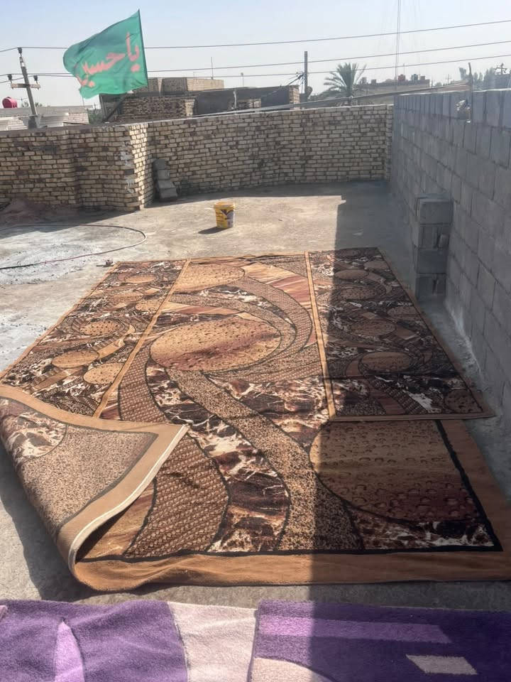 السلام عليكم للبيع اصليات كاشان اصلي إيراني درجى اولى البنفسجيه 3 في 4 هيه والبسط جديده 
والثانيه 5 في 3 هيه والبسط 
البنفسجيه هيه والبسط 100
والثانيه الجوزيه هيه والبسط 125
كربلاء طويريج الرجيبه حي العسكري 
***********
