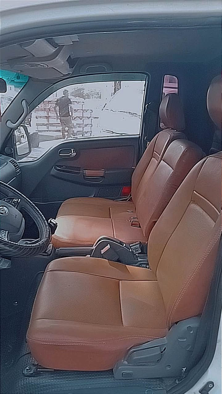 السلام عليكم كيا حمل موديل ٢٠١٨ مسكر ٧ كير تدفئه كشنات تبريد مكينه بل كارتون بعدها بل ضمان سياره ماشيه ٨٣ حقيقي السياره بيها شبر صبغ والباقي كفاله مكان السياره بغداد الحضراء غير متواجد ع فيس *********** السعر ١٣٨
