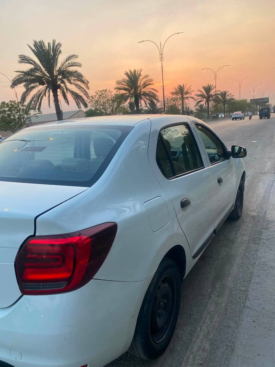 للبيع رينوسينبل ١٩مكينه كير تبريد حداديه مكفول ترهم مراوس وانطي فرق السياره في كربلاء السعر ٧٣/بيها مجال ***********
