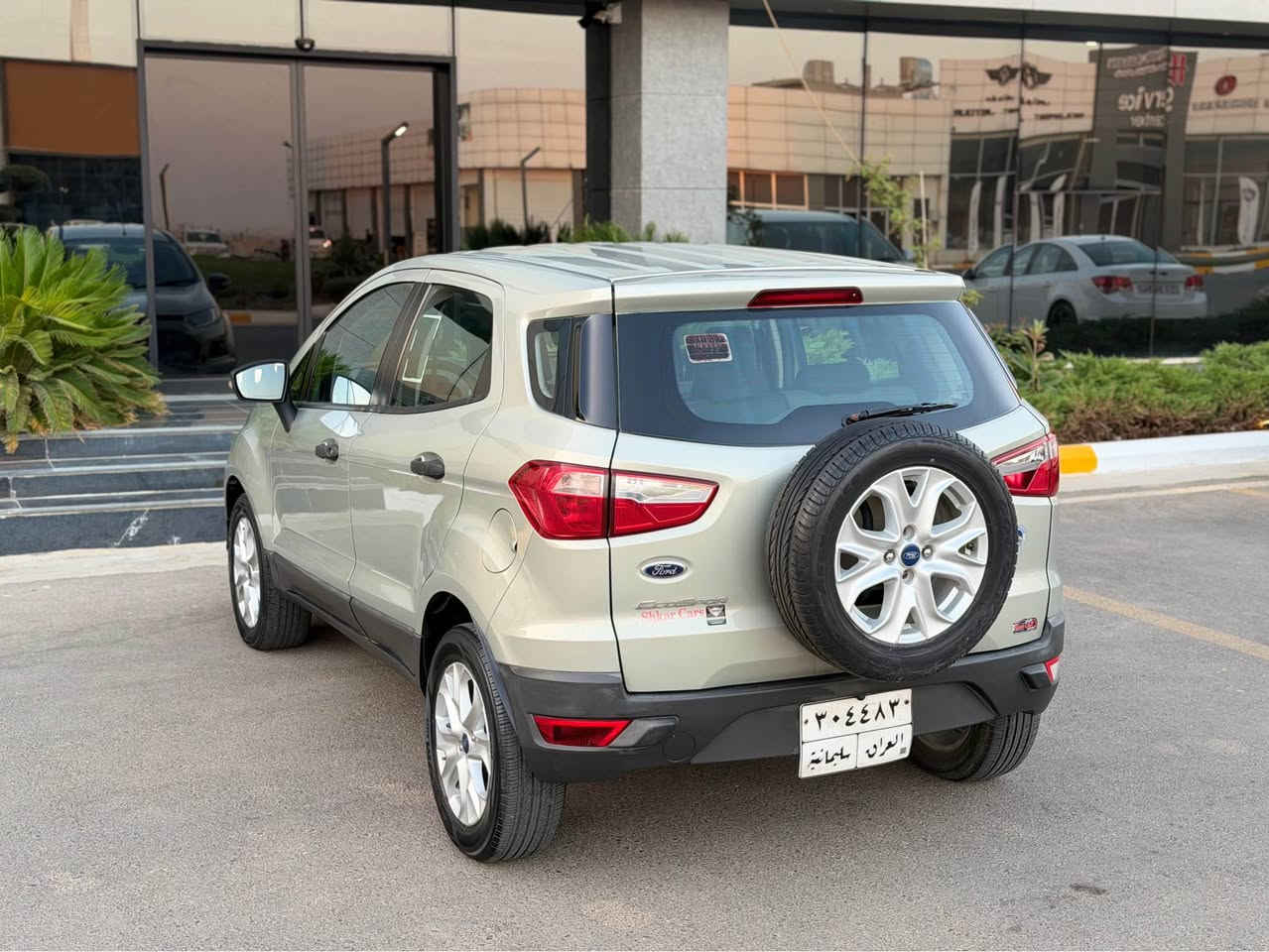 ford Eco sport 2016
فۆرد ئیكۆ سپۆرت مۆدێل ٢٠١٦ به‌س بۆنیت بۆیاخ  بێ ناو گرتن مه‌كینه‌و گێر به‌ شه‌رت نه‌كراوه‌ته‌وه‌ مه‌كینه‌ بێ تۆربۆ مه‌رخوب جام كاره‌با گێر ئۆتۆماتیك شاشه‌ گه‌وره‌ خلیجی ٥٩ هه‌زار رۆشتوه‌ بێ ته‌قه‌و ره‌قه‌ 
***********
شوێن سلیمانی السليمانية, العراق
