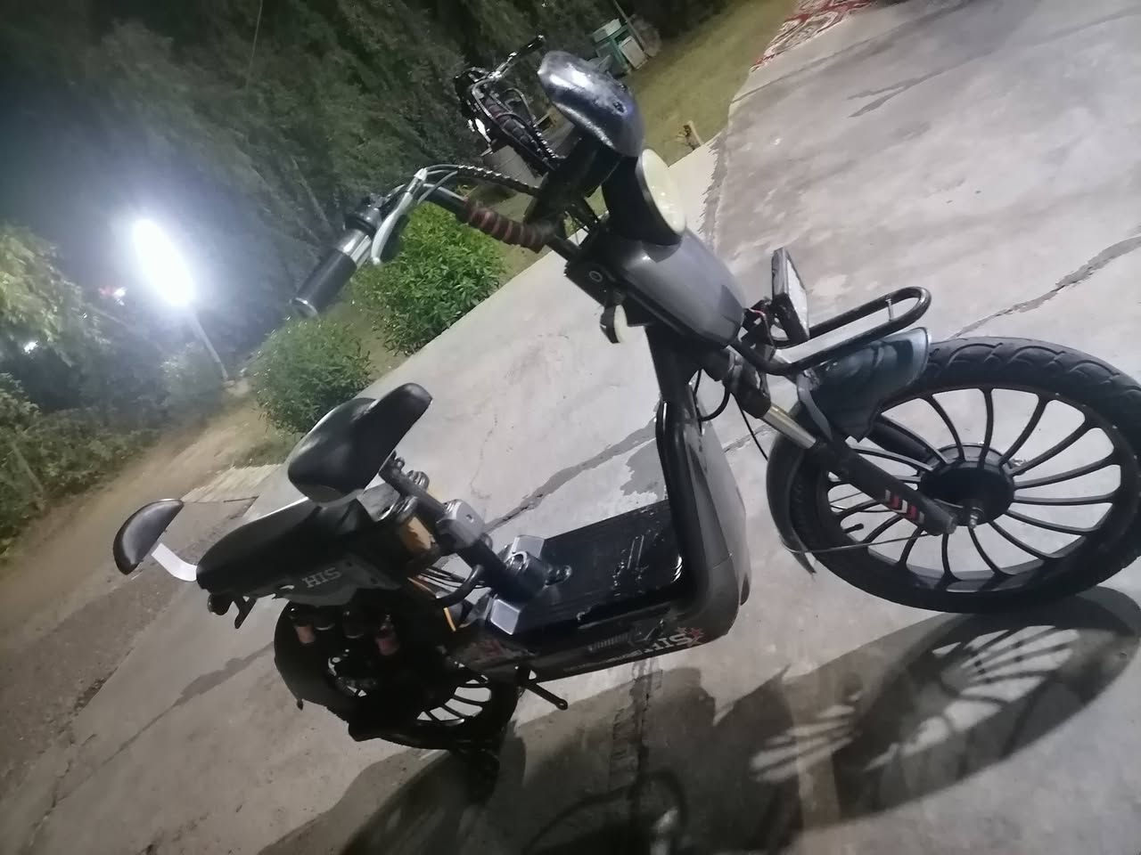السلام عليكم دراجة شحن حجم 20 خمسة باتري كبير الدراجة نضيفة ماقصهة شي الشاحنة الأصلية وياهة مكاني بغداد التاجي خلف منشئة نصر السعر 200 وبيها مجال رقم الهاتف ***********
