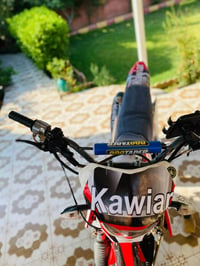 قفاز • ٢٠٠ • ٢٠٢٤