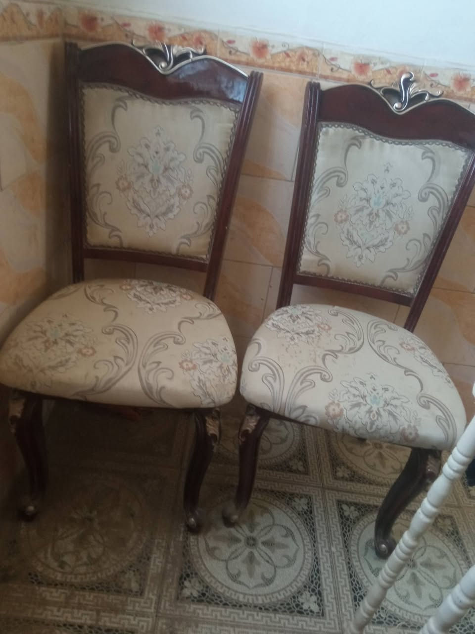 ميز صاج مصري زان ثقيل  مع اربع كراسي  نضيف ٩٥ب ١٠٠

***********
