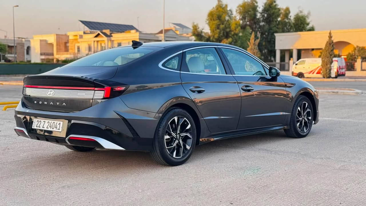 سوناتا  2025   Hyundai sonata 
شكل جديد
2.5L حجم محرك
گير 8 نمر
بصمة تشغيل وابواب
المقاعد: كهربائي  + تدفئة + استيرن تدفئة
٥ وضعيات قيادة
جنطه ذكيه 
لايت لد 
بك لايت لد 
ترحيب
دشبول الاكتروني 
شاشه كبيره 
كير تعليك 
اوتو هولد
رادار
نقطة عمياء
رادار خطوط شوارع
فوول تحكم ستيرن
كامره دواره 

سيارة رقم اربيل باسمي 
ترقيم ودخول جديد 

الحادث  فقط دعاميه اماميه  + 4 قطع كلير امريكا بدون دواخل بدون ايرباك  

السعر 160

***********
