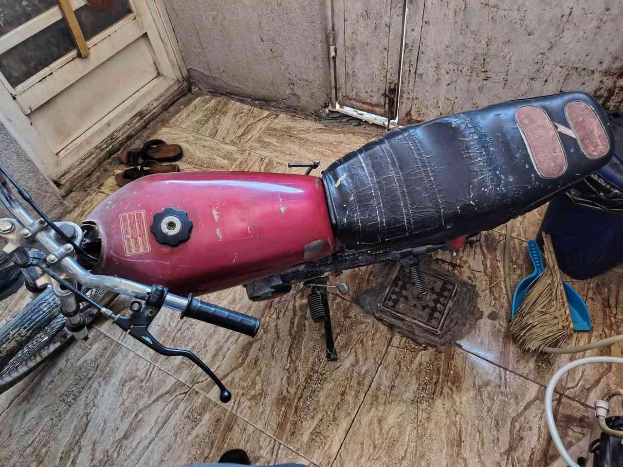 دراجه  كلك للبيع بيها مكينه مال برفاز 
٢٢٥  الف  مكاني بالبوبيات ***********
