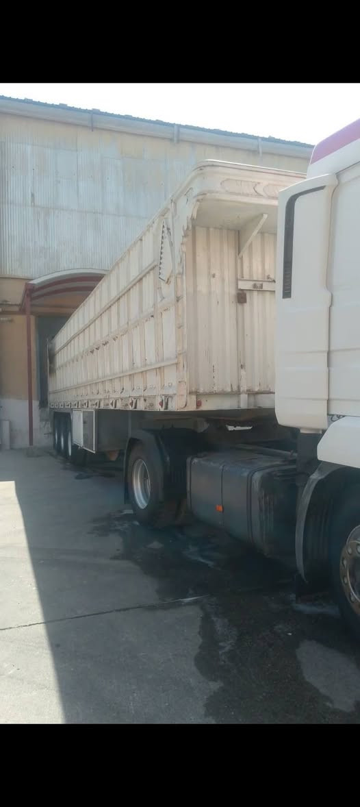 للبيع عربانه نجمه ثلث محور طول 1260 ارتفاع 187 بدون تايه ويل للاستفسار اتصل على رقم ***********
