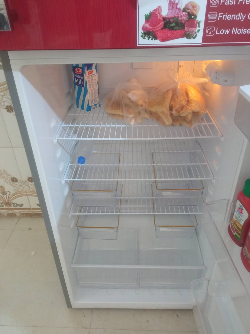 ثلاجة للبيع استعمال قليل السعر 550 حجم 28 لأتصال على هذا الرقم ***********9
