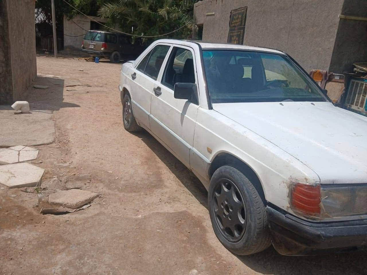 مارسدس طيارين حجم190 مكينه وكير ونجي سعر18وبيه مجال مكان كرفه ***********
