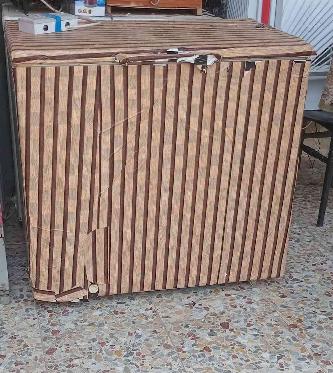 عارضه عاموديه السعر 225
كاونتر سنك +تعليك السعر 125
مجمده السعر 90
ميز بلازمه السعر 35
***********
***********
