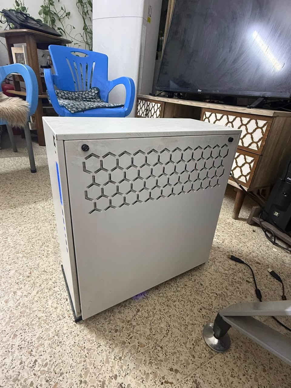 كارت ١٠٨٠ MSI • رام DDR4 ٣٢٠٠ • SSD ٢٥٠GB