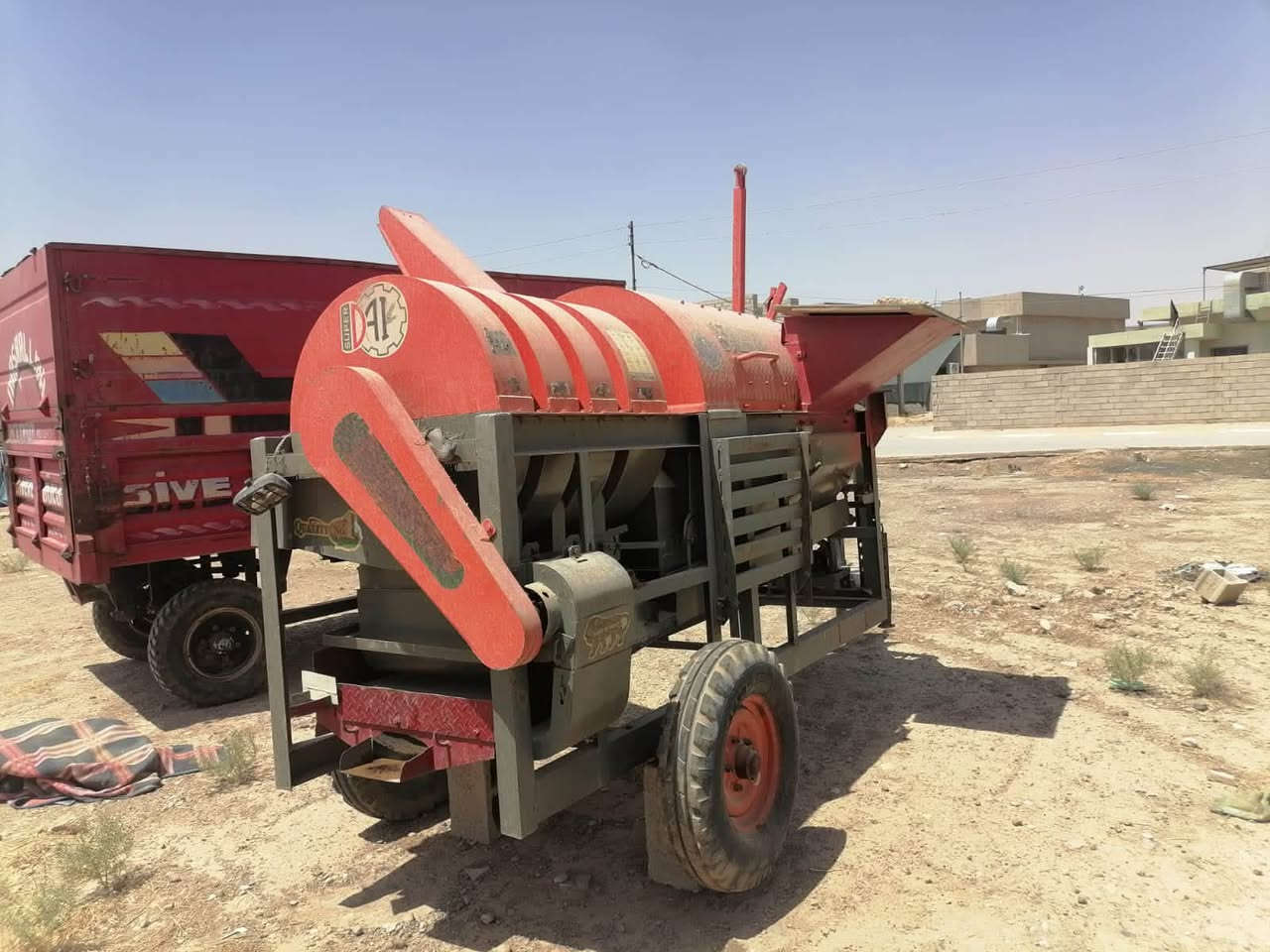 السلام عليكم 
اخوان معمل صفاية سمسم للبيع 
نوعية شركة هندي جديده مستعمل فقط 
موسم واحد دبل سرند يشتغل ابكل مكاينه 
اشعندك مكينه يرهمله شغل مرتب وخير من الله 
وفيديو موجود بالمنشور كلش واضحة السعر 70 ورقه 
وبيها مجال للطيبين مكان كركوك 
رقم الهاتف ***********
