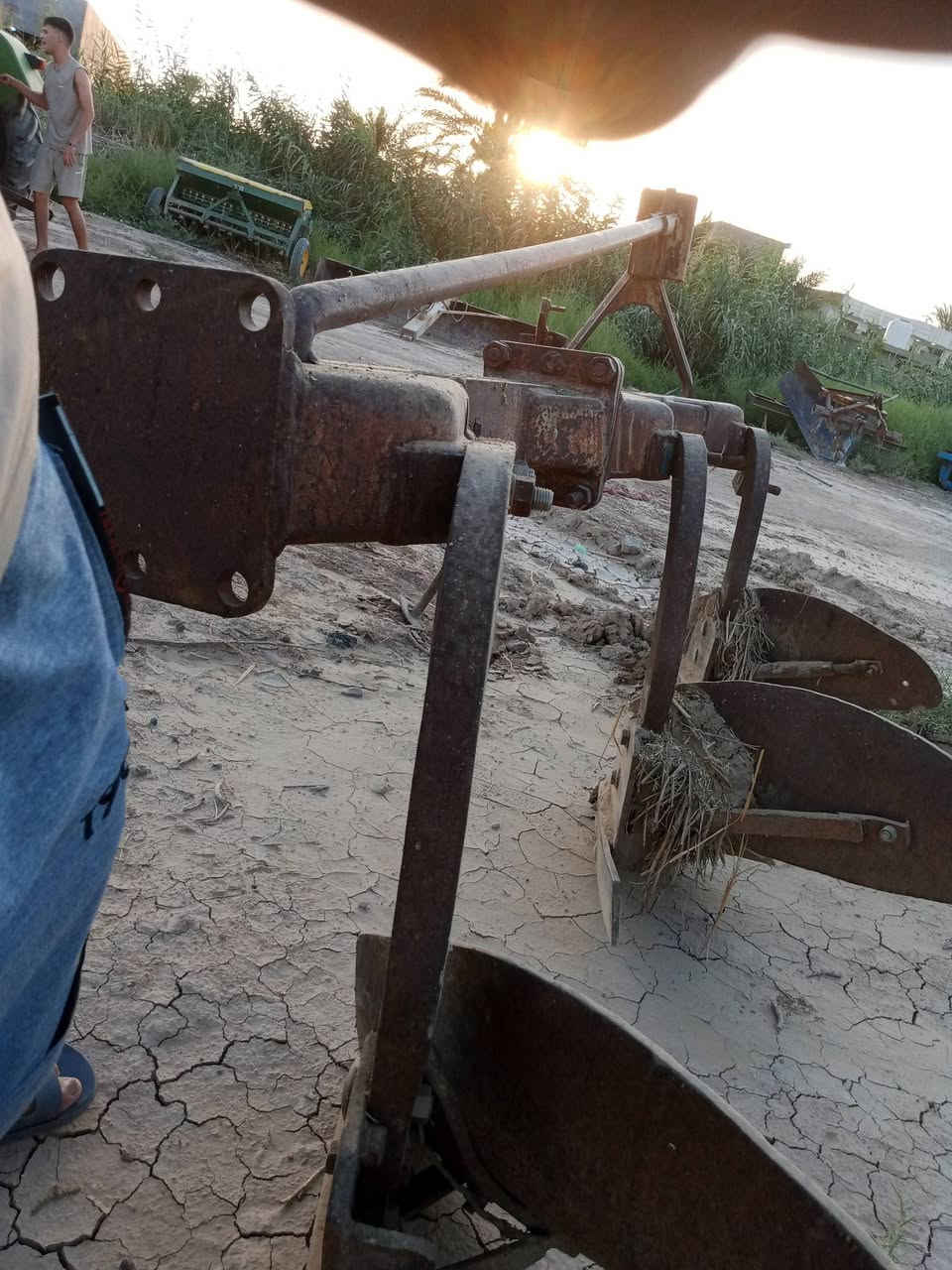 فدان للبيع ناردي ابو الطير لاكسر ولا الحيم جهاز للشغل ديالى خان بني سعد للتصال على الرقم ***********
