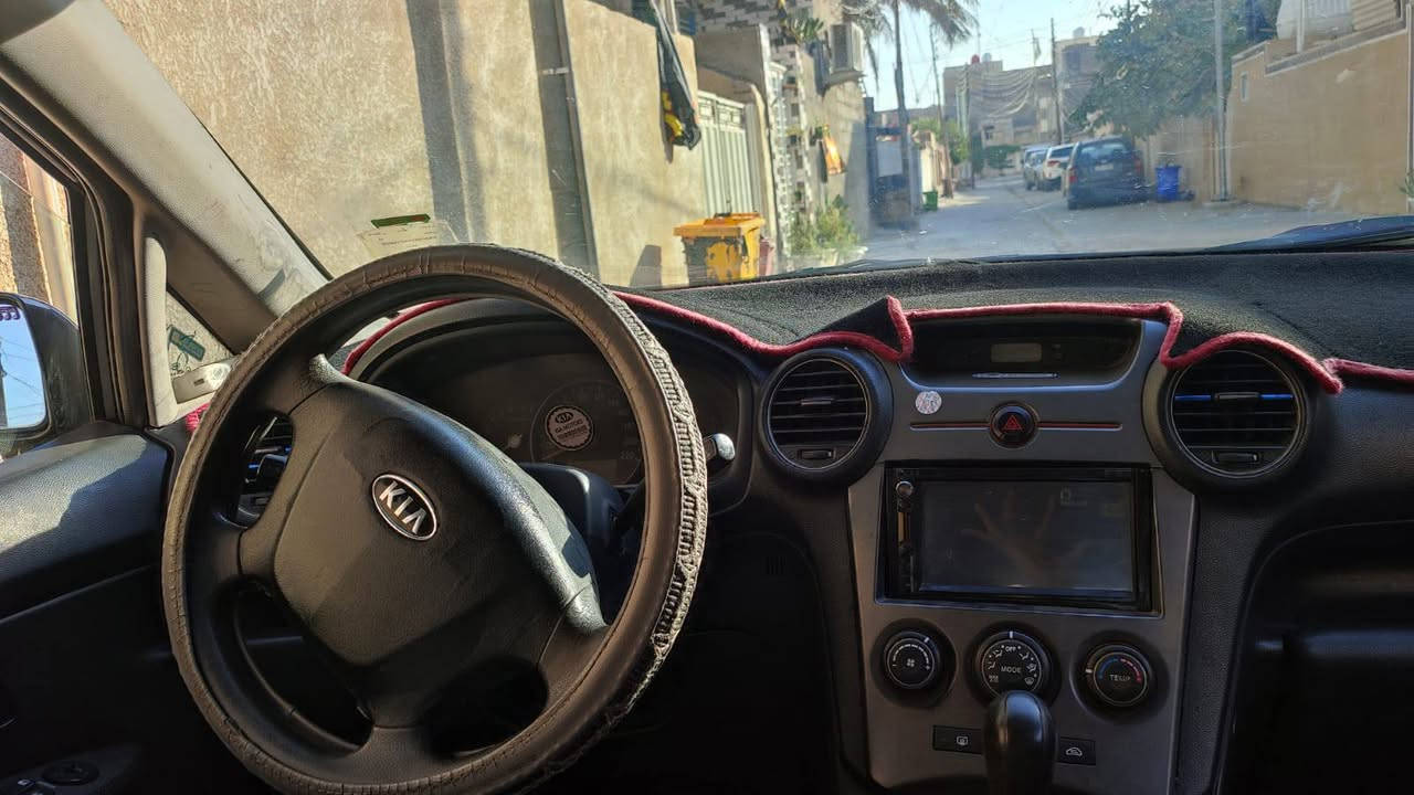 كيا كارنزا 4 سلندر محرك دوش 2000 السياره بسمي مشروع وطني رقم واسط السياره بكربلا 7راكب كير محرك كهربائيات حداديه جيده جدا صبغ حزام بيها بيهه ضربات السعر 77 وبيها للشراي  وات ساب ***********
