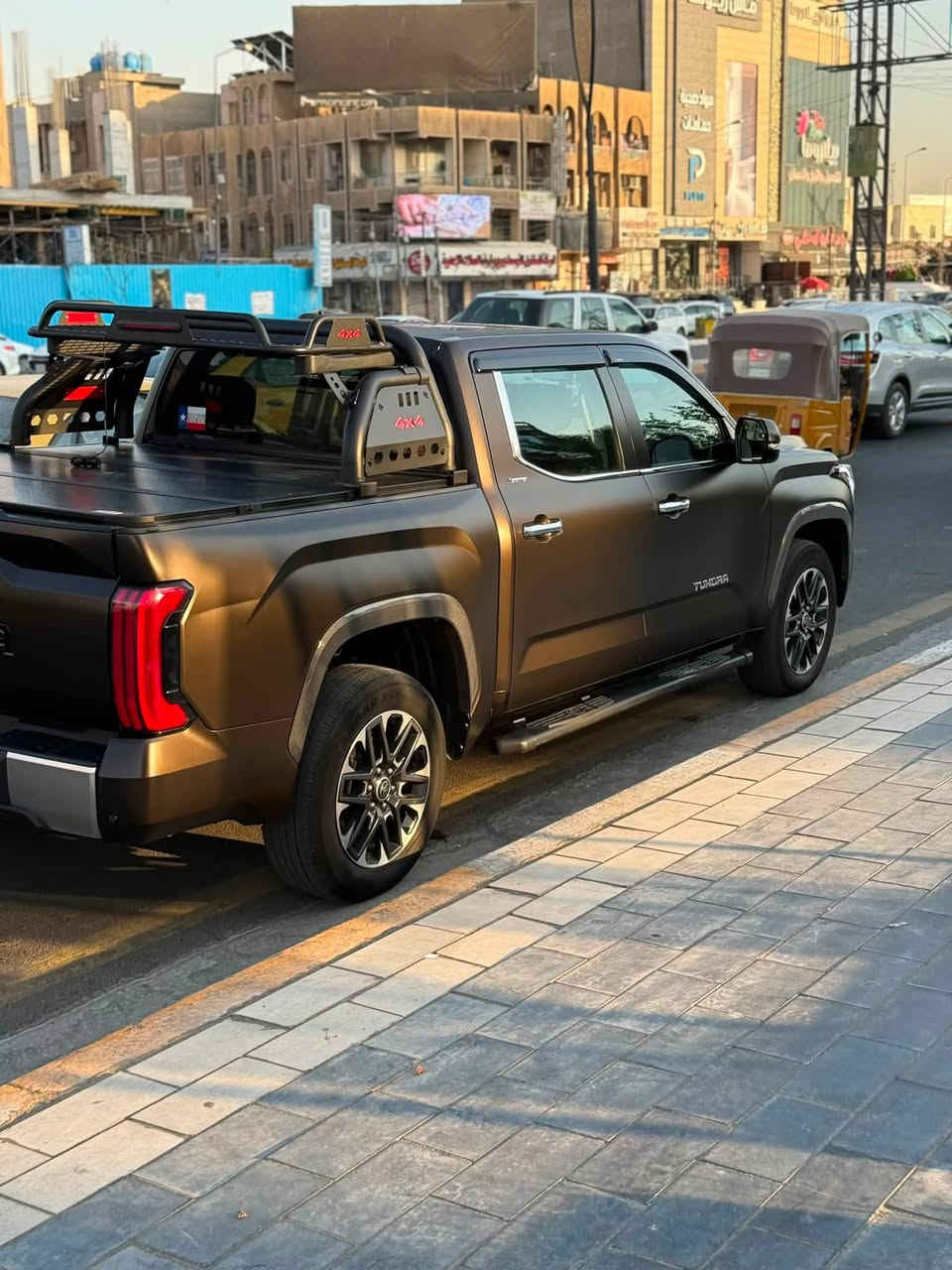 السلام عليكم
تويوتا تندرا هايبرد 2024

ليمتد فول مواصفات …

وارد امريكي حادث شباك ايربك ستيرن وراجع سستم شركة 
بدون صبغ بدون تبديل بارد شوية بل بونيد.

ماشية 34 الف ميل

مواصفات بانوراما شاشة كبيرة كشنات تبريد تدفئة كامرات 360 رادار امامي خلفي دفع رباعي فور ويل قيادة ذاتية تحديد مسار رقم بغداد بأسمي

العنوان بغداد

للاستفسار 
***********
