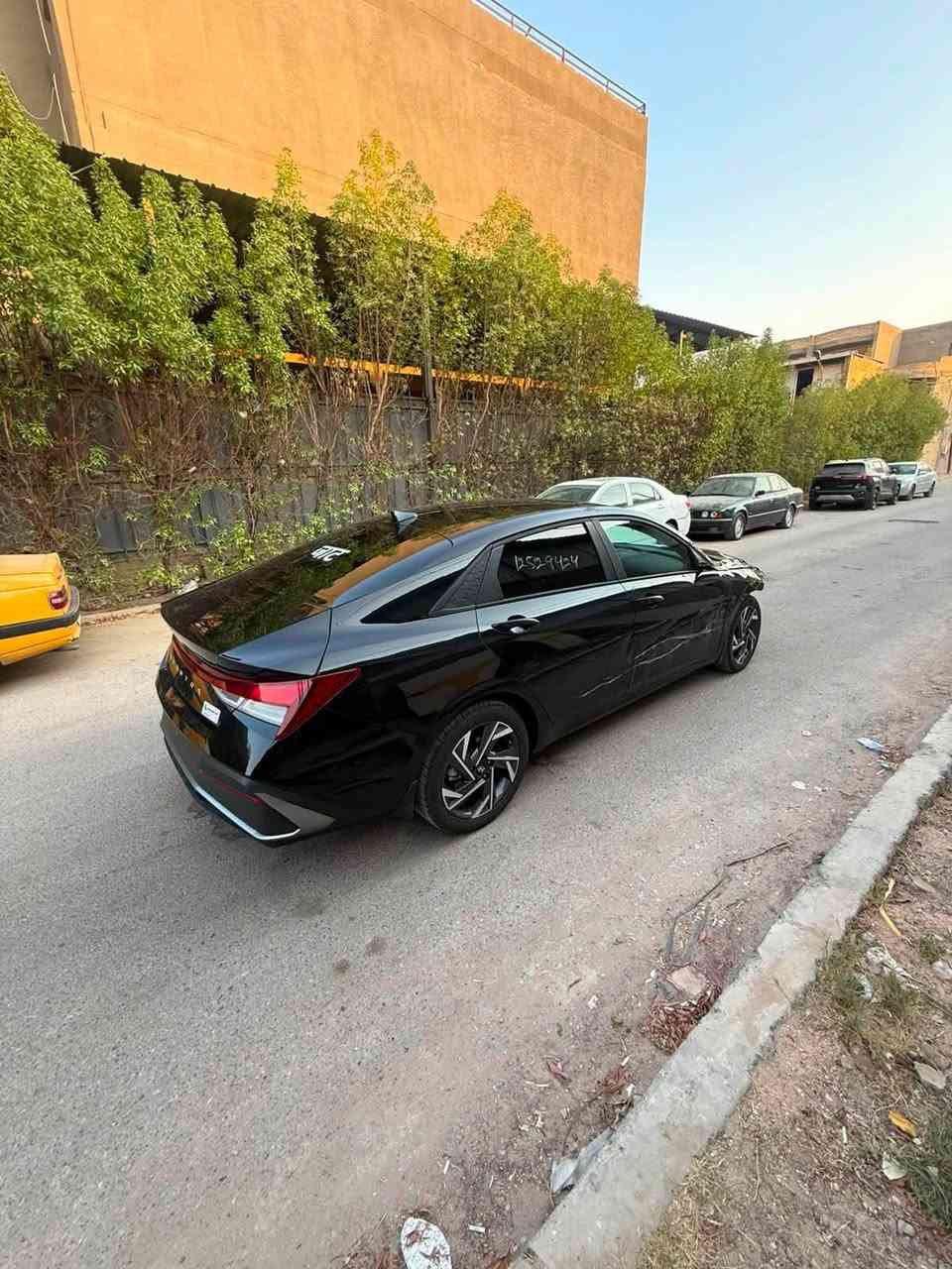 النترا 2025 دخول جديد محرك 2000 دوش منفيست بأسمي فول مواصفات ((بدون ايرباك)) مواصفاتها (بصمه _ فتحه سقف _ تشغيل عن بعد _ شاشه ديجتال متصله _ تدفئه بالكشنات _ تدفئه بالستيرن _ كاميرا خلفيه دواره _ تبريد منفصل مناخين _ مانع انزلاق _ رادارات _ ويل كب كروم حجم 17 _ شاشه كار بلي _ اضائه داخلي LED متعدده الالوان _ تحديد مسار _ قياده ذاتيه _ وباقي المواصفات المعروفه ) 
(((للبيع فقط على هذا الوضع بدون لوحات)))
السعر  : 123$ 
العنوان : بغداد 
***********
