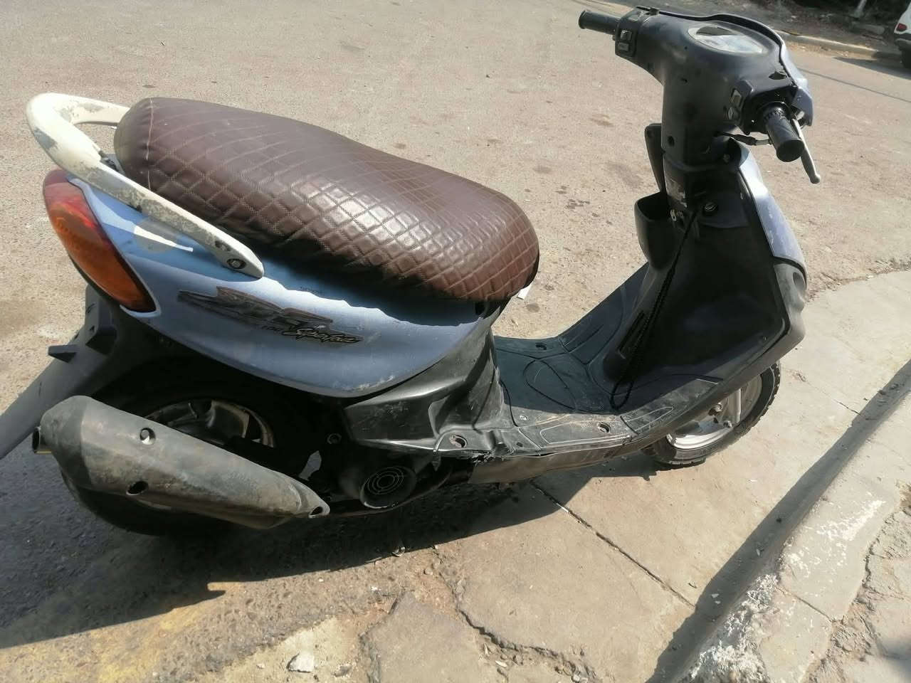 السلام عليكم ماكس قجمه للبيع دراجه ممفتوحه ابد شلعه فول سلف شغال مبدل صالنصه ومبدل تاير جديد ومبدل قايش جديد ومبدل بنز خلفي  ماصار 4ايام كلهم مبدلات سبب بيع توازيت ع بيعه سعره 250قفل قفل بدون تعامل لان بس غراض مشتريهن 75امانه الله مكان بغداد الحريه ***********
