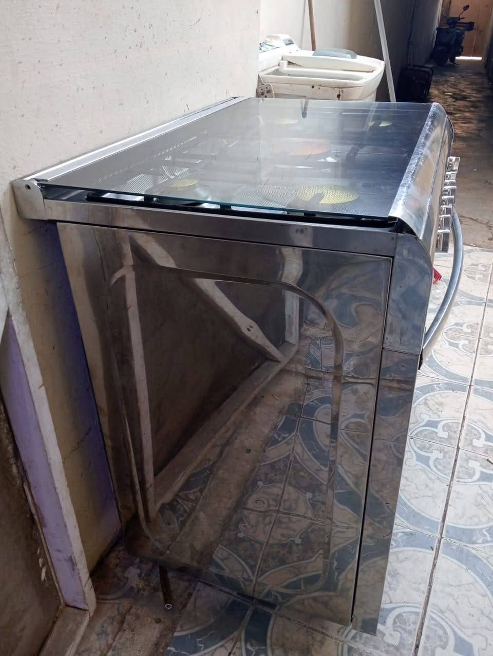 طباخ للبيع استعمال قليل 
نظيف جدا جدا كروازي مصري الحجم الكبير 
صافي 90*60
اريدة ب225
مكاني بعقوبة السوامرة 
للتواصل خاص او على الرقم ***********
