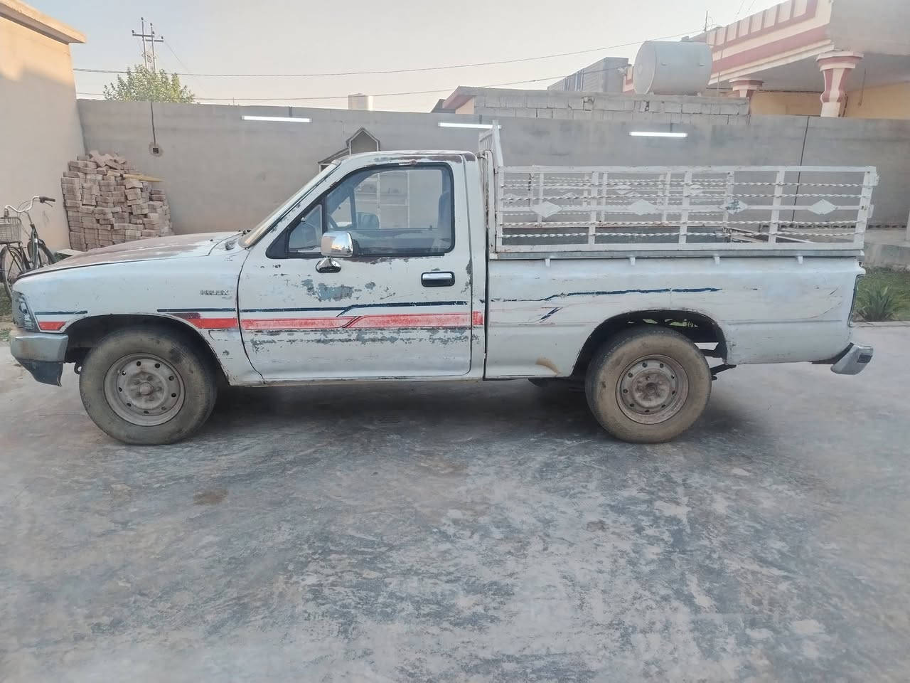 السلام عليكم
سيارة للبيع او مراوس حسب القناعة
 بيكم تويوتا موديل 90
محرك تويوتا بالشرط لاصرف ولابخار  گير بالشرط اكسل بالشرط
صدر بالشرط
مابيه اي خياس 
بطاقة بانزين بية
شرط التحويل
مكانة كركوك قضاء الحويجة 
سعره 30 وبية مجال قليل
لاتصال ***********
