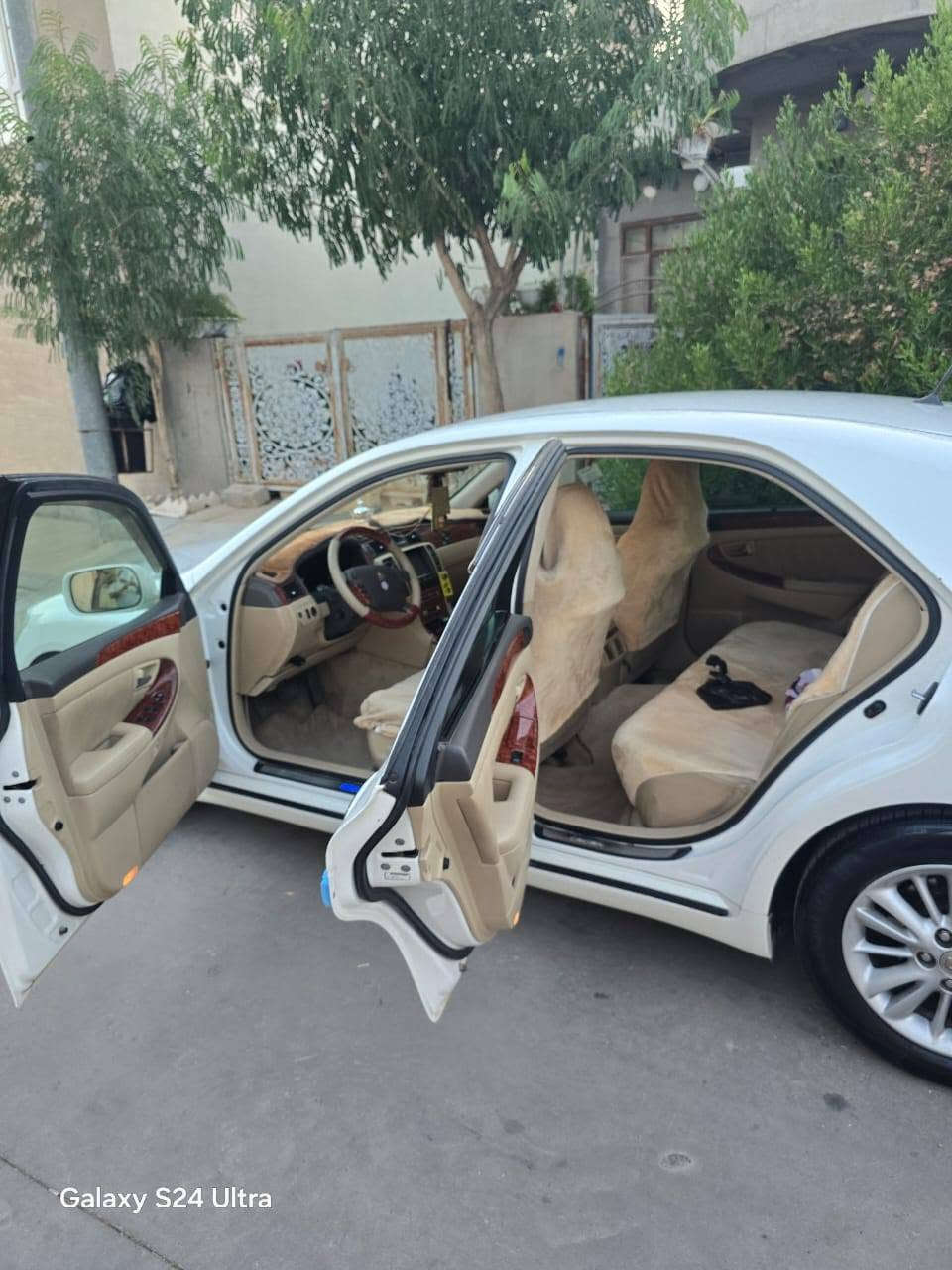سەیارەیەک ماڵی دۆستە
فول مواسەفات تەنیا سڵاید نیە 
بێ مەسروف و بێ عەیب 

182ی گێڕو مەکینە گەورەی ساغ 
جلدە .
 سەلاجەیە . 
هیترە . 
سێ دوگمە . 
سێ پەردەیە .

نرخ(  77 ) گەڵا تۆزێک مەعامەلە / شوێن دەربەندیخان
***********
کۆد کراوە بۆ زانیاری
