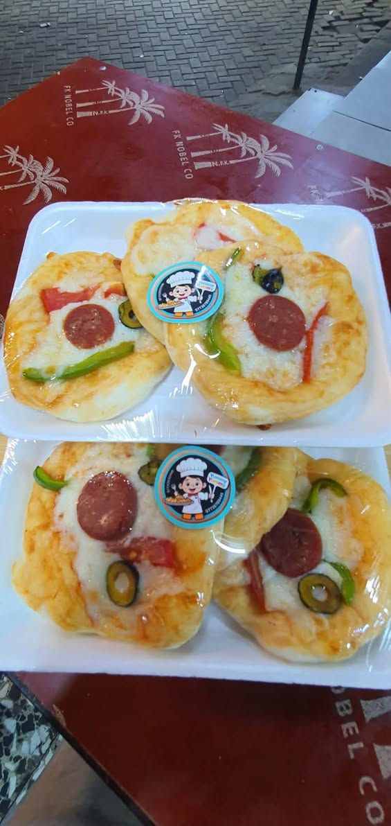 🔥 أهلنا الغالين بحي البساتين 🔥
العروض الحلوة وصلتكم من كص المصطفى 😍❤️

🍕 بيتزا — 4 بـ 10,000 دينار
🥙 صاج إيطالي — 3 بـ 10,000 دينار
🥟 لحم بعجين — صحن 6 قطع بـ 2,500 دينار
🍕 ميني بيتزا — صحن 6 قطع بـ 2,500 دينار
🥩 لحم بعجين موصلي — القطعة بـ 1,000 دينار

🔥 طعم طيب.. سعر يناسب الجميع.. والعروض الكم يا أهل البساتين ❤️

📍 حي البساتين – شارع الشيخ منهل
📞 للطلب والتوصيل: ***********
🛵 التوصيل مجاني

لا تفوتون العروض 😍🔥
كص المصطفى.. الطعم اللي يستاهل التجربة ❤️
:::
