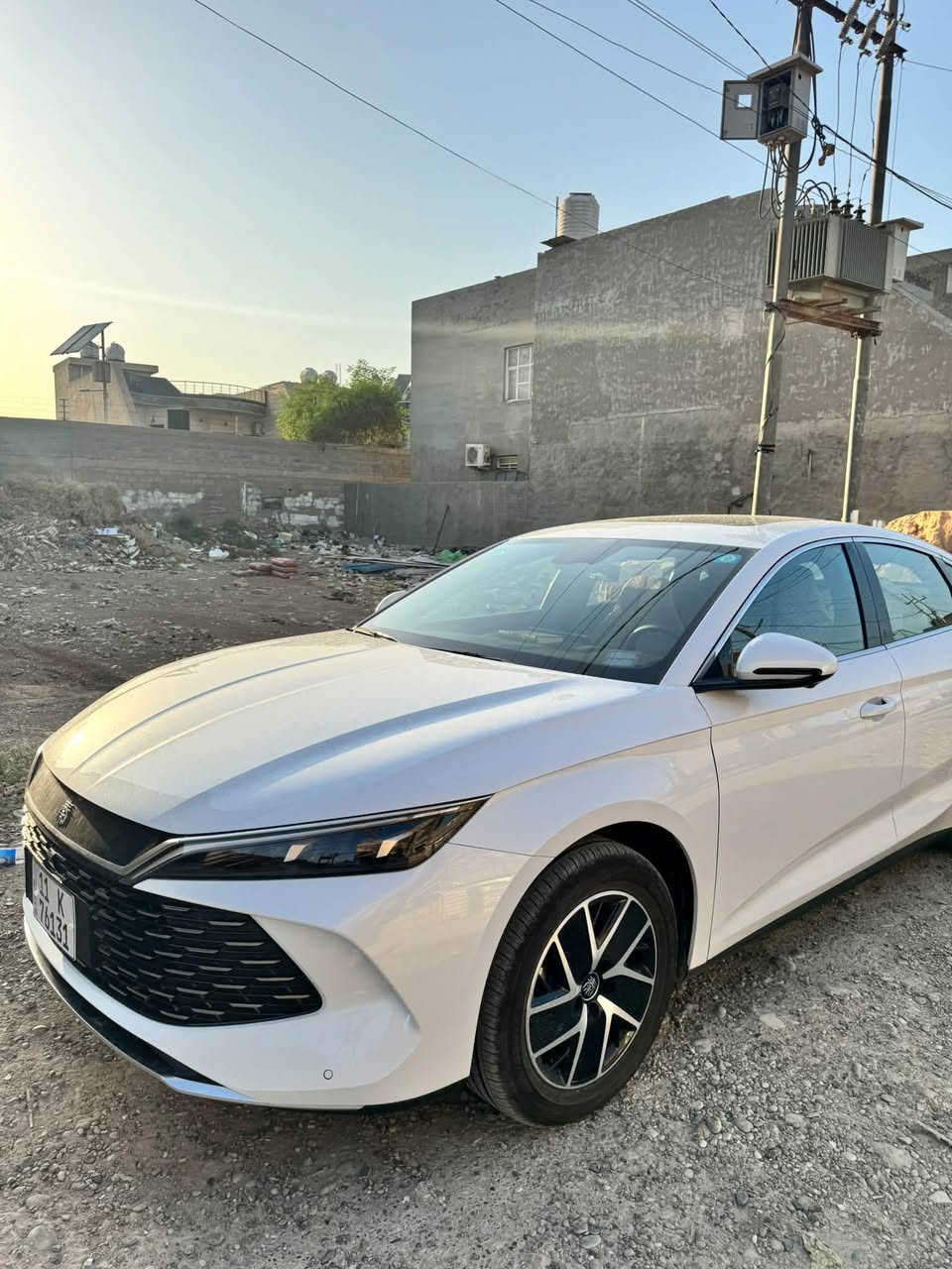 سلام عليكم للبيع BYD كن L
موديل 2024 

لون ابيض

فوول مواصفات 

كرسي كهرباء

اربع كامرات 360 درجة 

حساس امامي خلفي 

كراسي جلد 

شاشة جبيرة وقلابة 

بعد هواي مواصفات 
بطاريه كبير 120 كيلو 
بصمتين وكارت
 
(ملاحضه) السياره كفاله عامه من الزلغ ومن كل النواحي

السيارة ماشية 9000
 العنوان الدورة 

السعر 27/500 مليون وبيها مجال

***********
