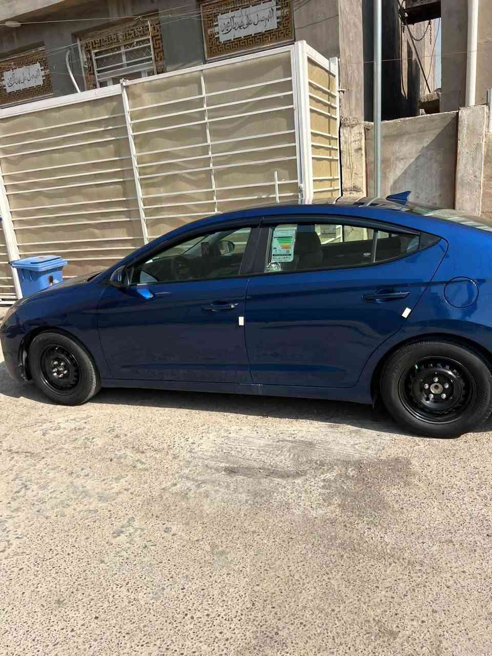 النترا 2020 امريكي حادث امريكى بس جاملغ وهنا بالعراق ربع البنيد بارد بيها بارد بالباب الخلفي   خلف السايق بارد خلف باب الراكب  وبارد ب قبق الجنطه مواصفات السياره نص فول تحكمات ستيرن وسويج ورادار امامي ورادار بالمرايات شاشه كار بلي ادامه كامله على السياره حداديه وتايرات وصدر خلفي وامامي وفلنجلت جدد باتري وفيت بم وجويتر جدد السياره جاهزة من كل نواحي 
كير ومكينة مكفولات 
السعر 118
رقم سيارة اربيل
بكان السيدية
***********
