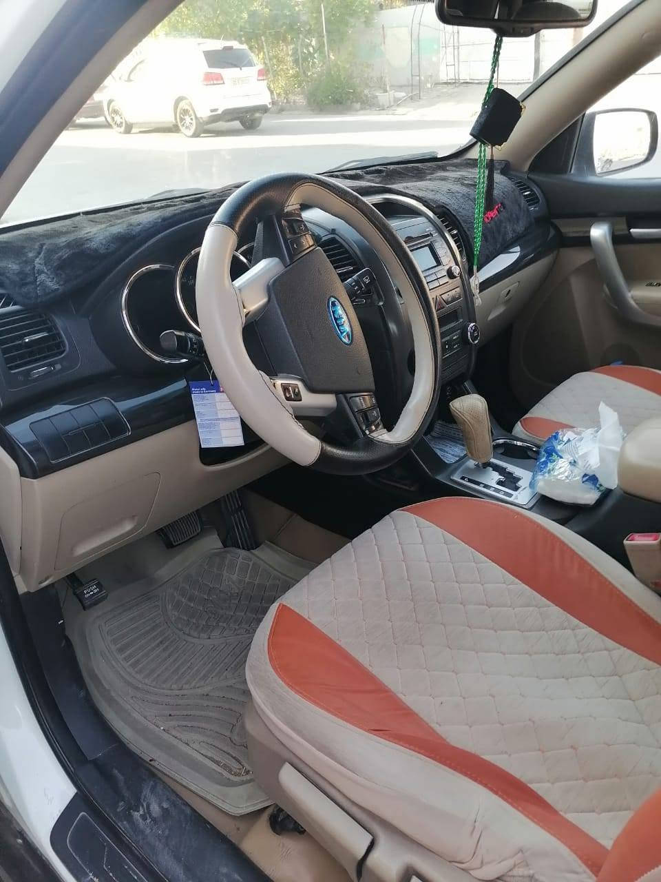كيا سورنتو 2013محرك 2400مكفولة كفالة عامة من الصبغ والبارد والتبديل حتى الدعاميات مكفولة سيارة رقم كركوك  باسمي سنوية وارقام وهزة وژينكه كلها جديدة السيارة ماشية فقط 160 السيارة مواصفات بردة ويل 19 يدات نيكل ليد امامي وخلفي حساسات امامي وخلفي الكير والحرك بشرط مامفتوح السيارة بدون اي نفص كوبون بنزين موجود مكان السيارة كركوك حي عسكري  
للاسفسار *********** واتس اب متوفر السعر 145 كركوك, العراق
