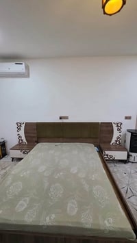 طقم غرفة نوم • ٦ قطع • خشبي