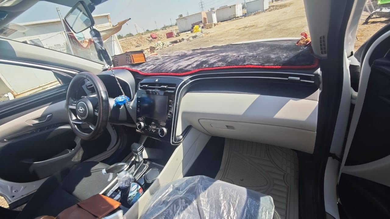 سلام عليكم توسان مديل  ٢٣ مكفولة كفالة عامة  رقم بغداد بأسمي  مكينة وكير كله كفالة تخم تاير جديد السيارة فول عدا البانوراما. 
207$ وبيها مجال مكان السيارة كربلاء المقدسة 
رقم التلفون ***********
