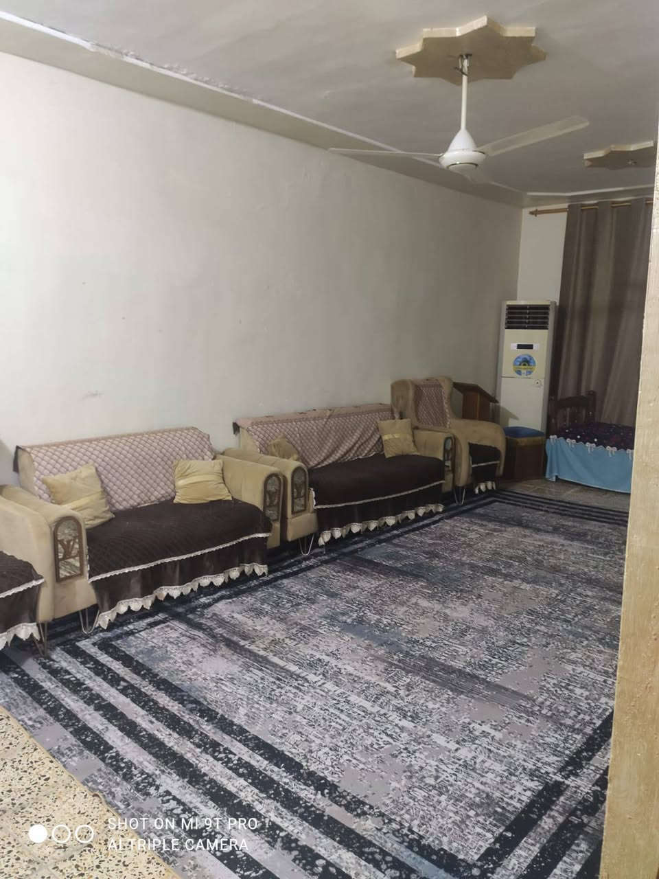 السلام عليكم بيت ٢٠٠ متر للبيع طابق واحد بالجريخي بشارع ٣٠
السعر ١١٠ وبي مجال للاستفسار ع الرقم ***********
