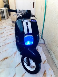 دراجه بوليس للبيع كلشي شغال بيه ما نقصهه برقي محرك ما محطوط عليه سبانه...