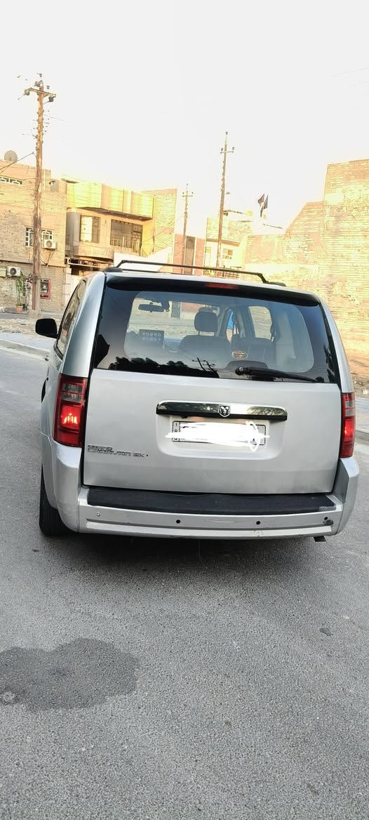 دودج كراند كارافان 2008 SXT محرك 3.8L
السلام عليكم للبيع فقط
إذا تدور على سيارة عائلية أو للشغل "مال بيت" ونظيفه كلش وبلا حوادث، مستحيل تلكه مثلها قليل كلش بالسوك 
​الوضع العام: السيارة ليبل واحد، كلين تايتل، مصبوغ باب الصندوق فقط والدعامية الخلفية مبدله بدون أي حادث والسونار موجود بالصور 
​المواصفات (SXT):
 كشنات سياحي تختفي بالأرضية (بلع)
 تحكمات ستيرن 
كشن سائق كهرباء
 أبواب سلايد كهربائية
 6 جامات كهرباء
 شاشة أندرويد
 فرس سقف وسطي
 مثبت سرعة
 4 ويل كب.
لايتات زينون
​صدر أمامي جديد بالكامل.
​منظومة تبريد جديدة وتبريد ثلاجة.
​دهن محرك جديد
 ماء راديتر زيتي احمر
​المحرك والكير مكفولات (ملاحظة للأمانة: ترشيح بسيط جداً من واشر كيس الكير بعد تبديل الفلاتر، بدون أي نقص بالدهن إطلاقاً).
​الأوراق: رقم بغداد ألماني باسمي، سنوية جديدة وهزة جديدة، ماشية 142 ألف كم فقط.
​السيارة عزم ورزانه، شغل واطلع لأي مكان يعجبك وبدون ما تخلي عليها دينار واحد.
​السعر: 110 قفل قفل قفل 
​المكان: بغداد 
رقم الهاتف: ***********
