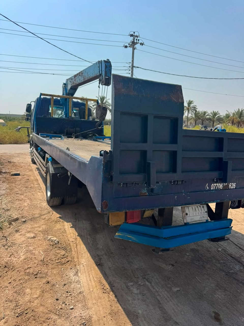 للبيع فوزه بزون موديل 98 رقم نجف مكينه 17 كرين سوبر زت  سلايتين بدي نزال ياباني 6 متر تخم تاير جديد دوشمه جديد السياره جاهزه للعمل ***********
