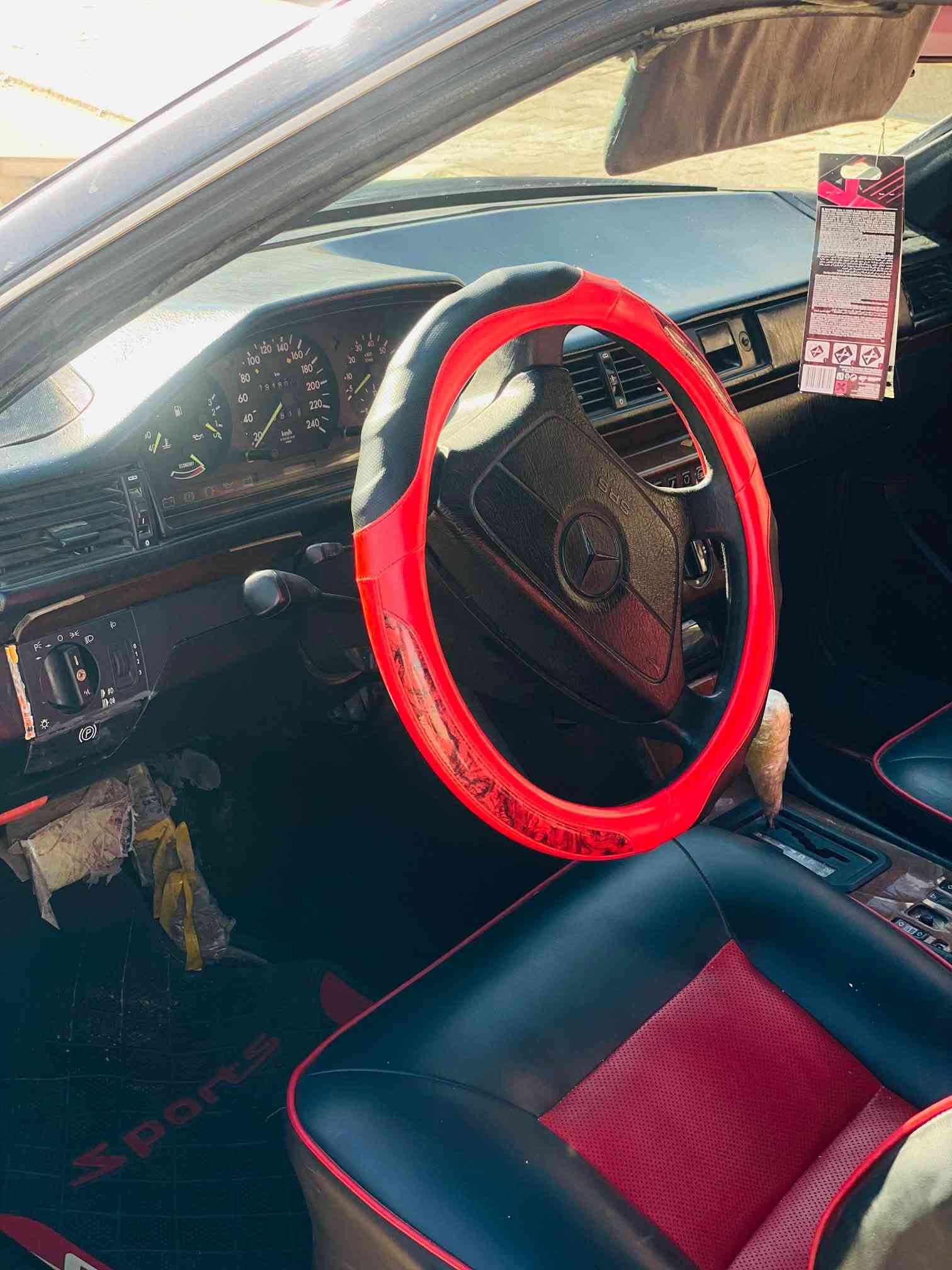 سياره مارسيدس  للبيع  او مراوس  تك باب رياضي حجمE300  موديل1990 محرك بلادي حجم320 كير بلادي حجم190 كهربائيات كلهه شغاله سيار حيل نضيفه محرك وكير كفاله رقم بغداد تحويل شوكت متريد سيارة مصبوغه جماليه ترايك وين متريد سعر 45ورقه وبيهه مجال للستفسار ***********مكان الرمادي
