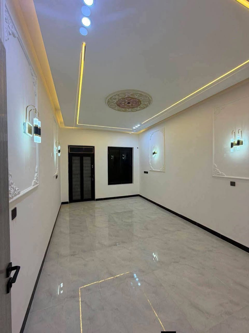 🏡 #السلام_عليكم
✨ دارين توأم للبيع – زيرو
📍 تكريت – الديوم / منطقة التصنيع
📍 قرب شارع 30

📐 مساحة كل دار: 150 م²
▪️ الواجهة: 7.5 م
▪️ النزال: 20 م

🏠 مواصفات الدار:
🛏️ 4 غرف نوم
🛋️ استقبال
🍽️ مطبخ
🚿 3 مجاميع صحية
🏗️ سطح شتايكر
🚰 نظام صحيات دفن
🚪 أبواب داخلية تركية
✨ سحب مغربي وتشطيب مميز

📞 للاستفسار الأتصال 

  ***********

