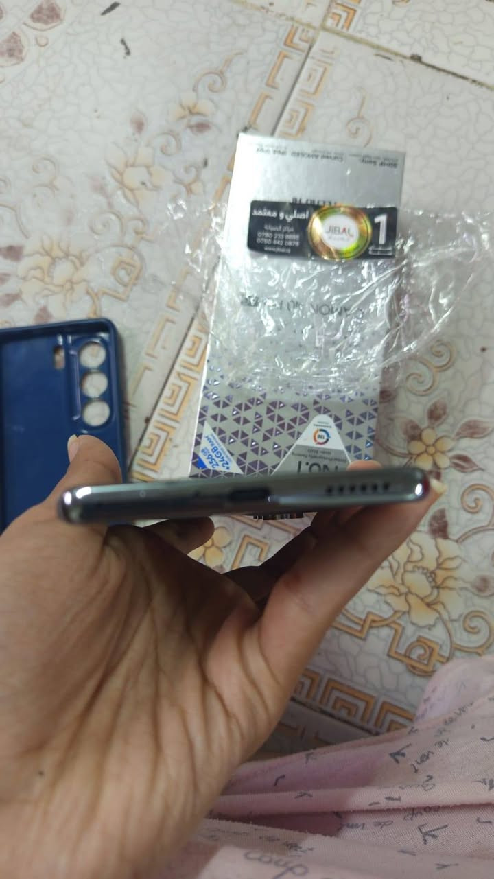 تلفون تكنو كامون 40برو جي جديد صالي سبوع من اخذته ومحتاجه للبيه ضمان ويا للبيع ب450 بي مجال قليل شراي راسل بصره القديمه تواصل ع رقم ***********
