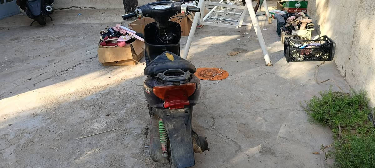 دراجة عصفورة لبيع أو مرورس عوزه بس تايرات طاكه سعره 100وبيه مجال بسيط مكاني بغداد الدورة هورجب
