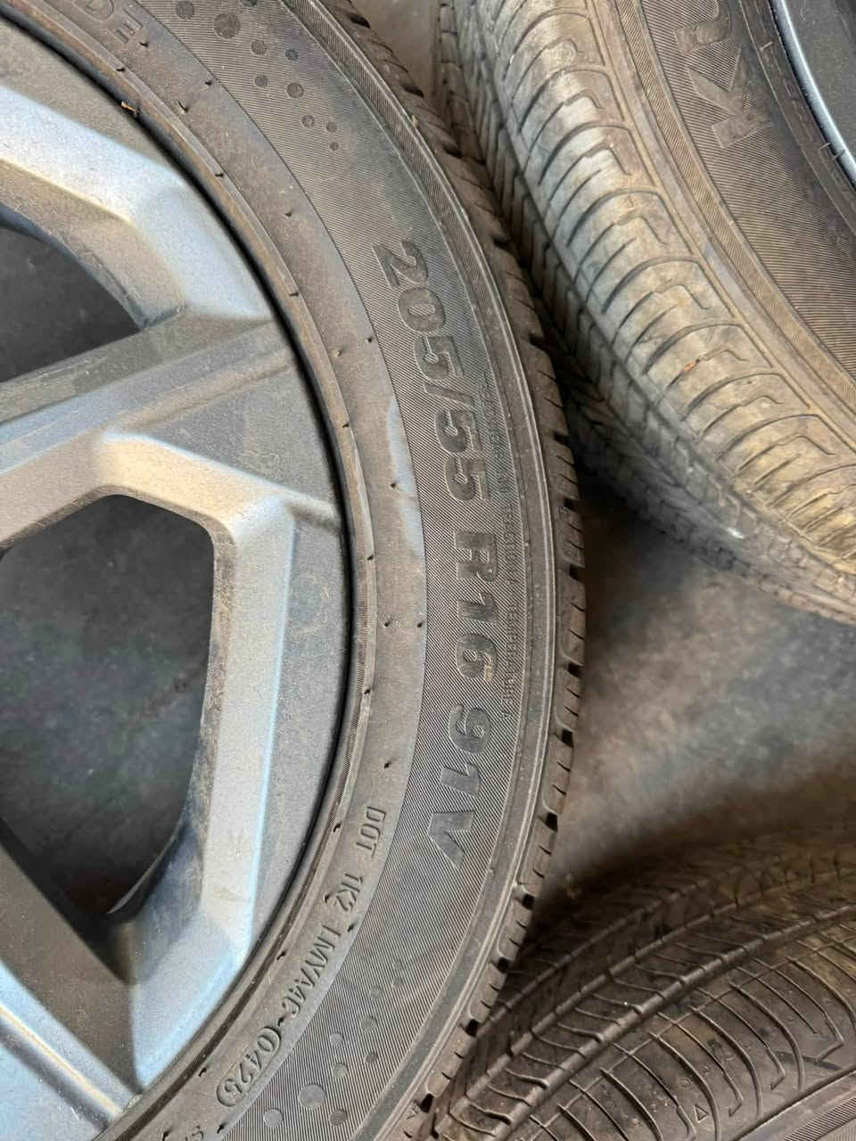 تخم ويلات وتايرات مال سيارة تفصيخ  K4
موديل ٢٥ اخو جديد انتاج نهاية ٢٥ السعر ٤٠٠ الف
***********
