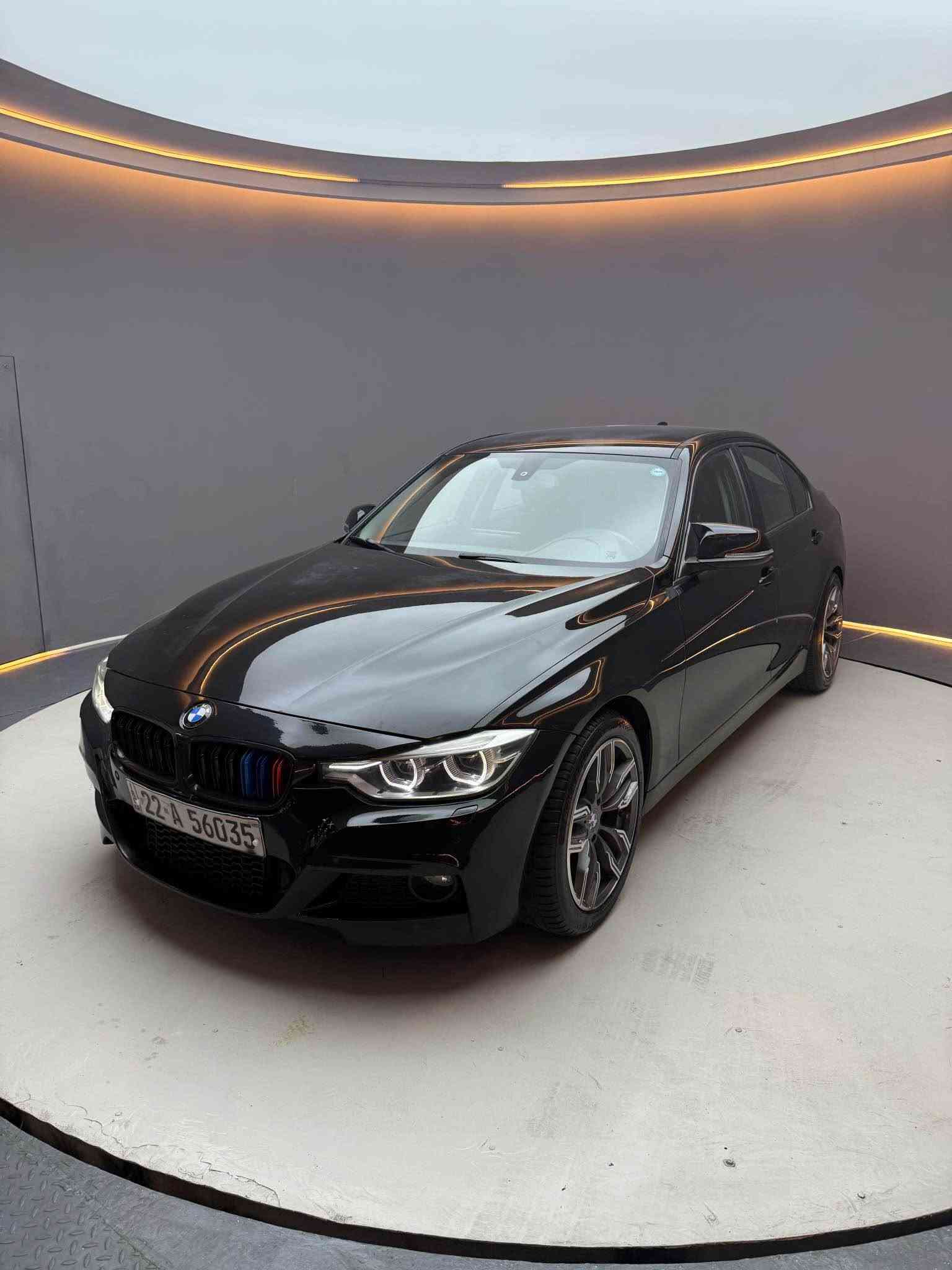 ‎سيارة BMW حجم F30 320 موديل 2016 حجم المحرك 2000 توين بور تيربو 4 سلندر 
‎مسويلها ادامه كامله 
‎رياضي رقم اربيل جديد السيارة جاهزة مال جناي وبلادية مواصفاتها
‎1_شاشة اعطال وعرض
‎2_بصمة تشغيل 
‎3_گير 8 نمر
‎4_ محرك 4 سلندر توين بور تيربو
Twin power turboكشنات جلد+خزن 3 وضعيات 
‎6_ تحكم ستيرن
‎7_ نظام اقتصادي _رياضي_ اعتيادي ويل ام اصلي سعره 600$  مع تخم تاير جديد 200@
‎يعني 3 وضعيات قيادة
8_ Auto stop/start
9_DTC+DST+ABC
‎10_ تبريد قطعتين 
‎11_ تحكم ستيرن جهتين 
‎12_ لايت زنون اصلي عالي ناصي
‎ا هزه سنويه جديد
***********
‎مكان سیارە سلیمانیە و سنویە بسمی -فقد لبيع السليمانية, العراق

نص مكتوب في الصور:
- 21:13 LTE 70 Back to top | Lot details Back to top | Lot details Back to top | Lot details poctra.com
