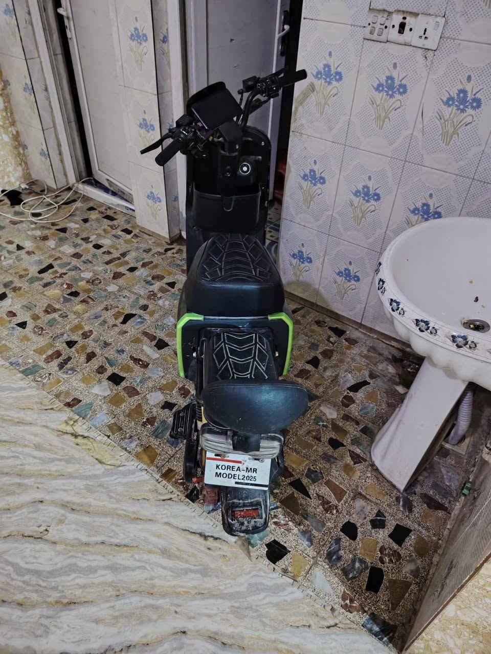 مكفل بنشر فقط
🏍️ دراجة R7 للبيع
🔋 تحتاج تبديل بطاريات فقط
💰 السعر: 270 ألف — قابل للنقاش للجادين
🔥 فرصة حلوة وسعر مناسب
📞 للاستفسار: ***********
