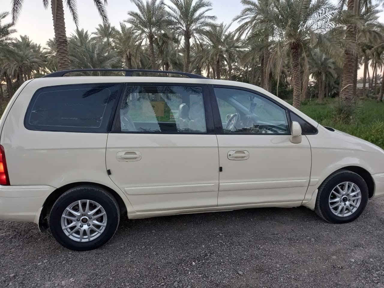 السلام عليكم
هونداي تراجيت خليجي موديل ٢٠٠٦ بأسمي رقم بغداد ألماني وشرط التحويل 

٧ راكب 

مكينه ٦سلندر ٢٧٠٠ وكير وحداديه شرط تخم تاير جديد كهربائيات كله شغاله 

التبريد منظومه جديده وعايز غاز

 السياره مكفوله من الحادث

السعر ٧٥ وبيها مجال 

مكان السياره بالحله مركز المدينه 

للتواصل *********** بي واتساب
