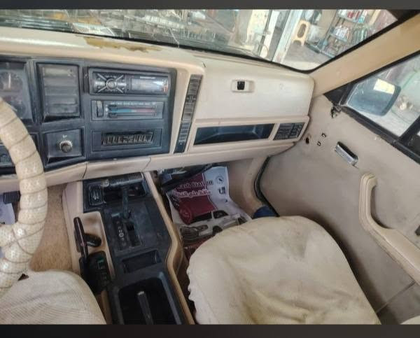 السلام عليكم جيب شيروكي موديل 91 للبيع السعر 35 بيها مجال للشراي مكان السيارة كربلاء السيارة خير من الله كير ومكينه بلادي شرط الامداور الاتصال على الرقم ***********
