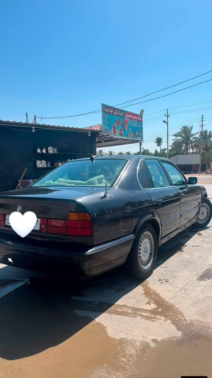 السلام عليكم 

بي ام دبليو للبيع 525 

موديل 91 

مكفولة كير حداديه تبريد 
السعر 32 وبيها مجال 

العنوان بابل السياحي 

الرقم ***********
