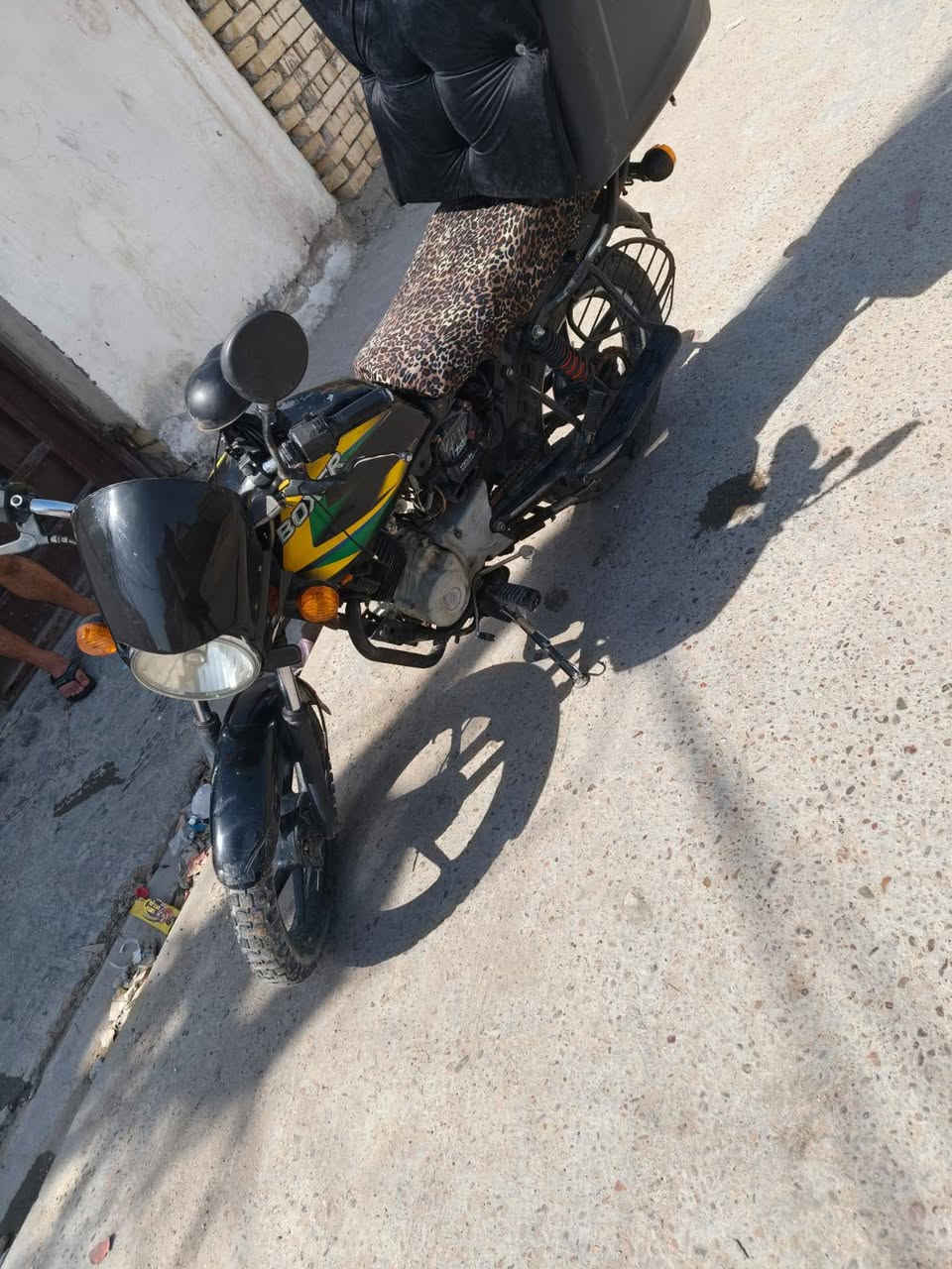 بوكسر بدون اوراق شغاله فقط عوزها سلف سعره 650ؤقمي***********
