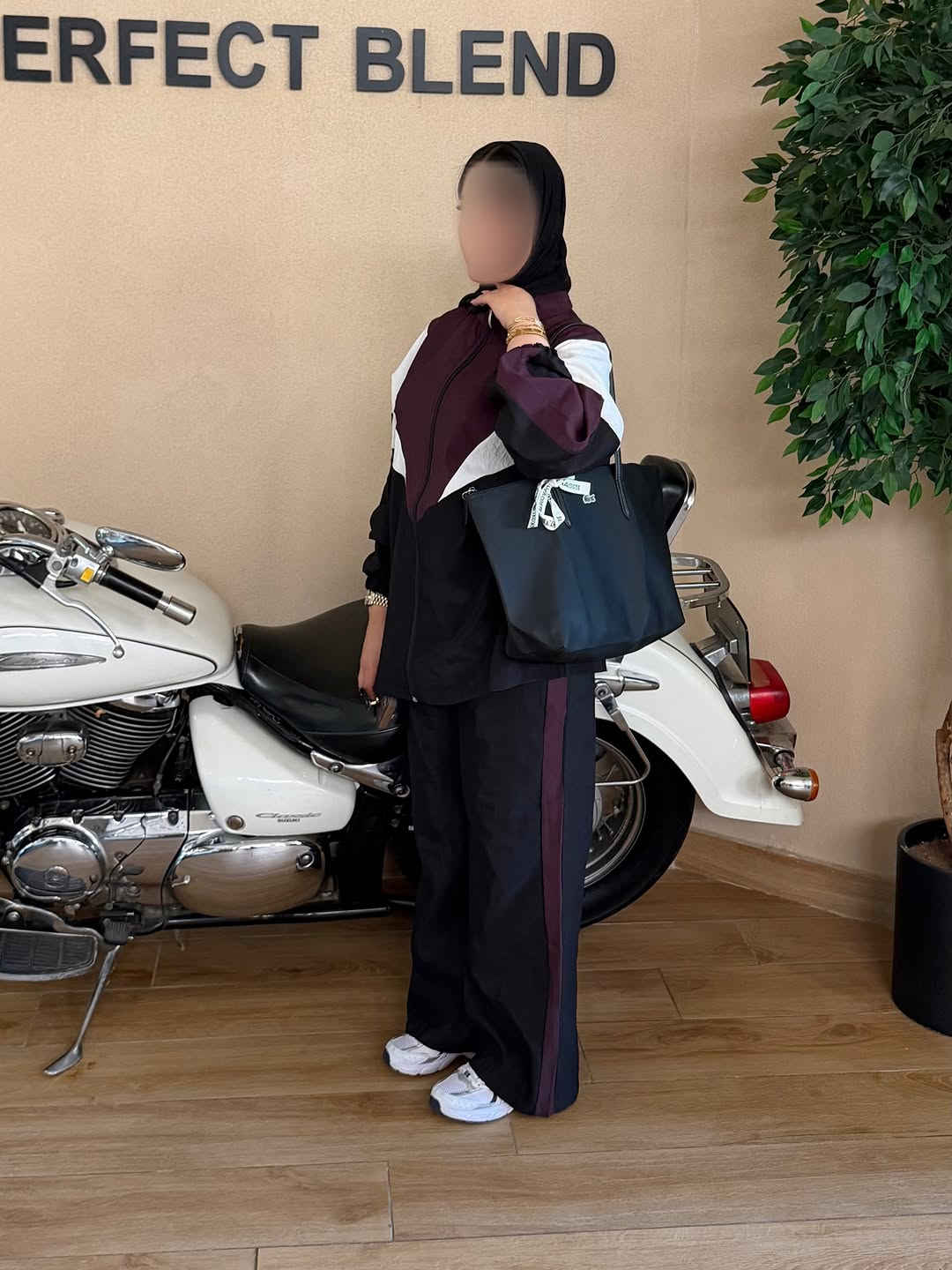 السوت متوفر 4 الوان ♥️🖤🤎💙
قياس 38-40-42-44-46
طول الجاكيت 75 سم 
طول البنطلون 105 سم 
للطلب التواصل دايركت او واتساب ✅
