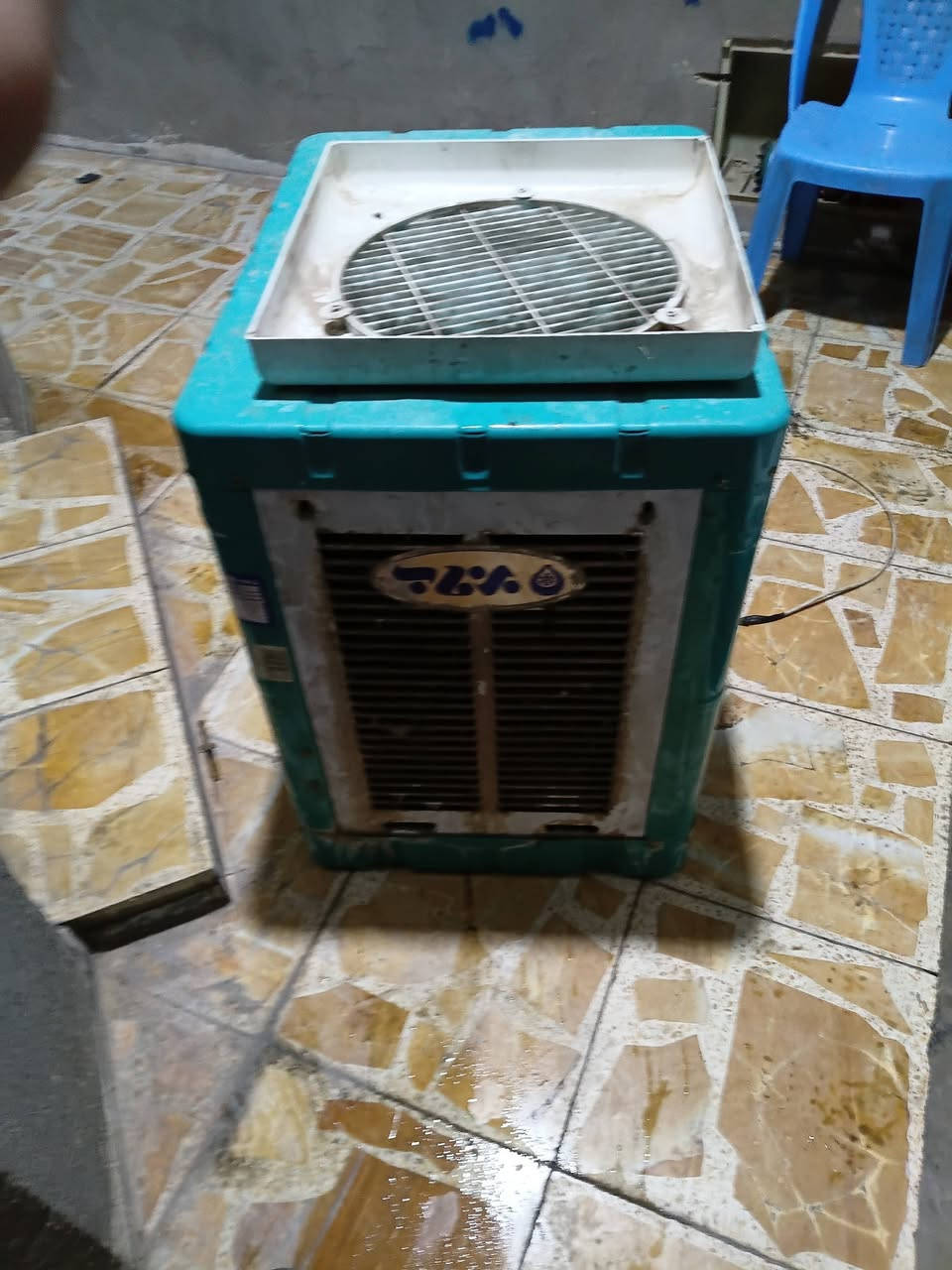 مبرده للبيع حجم 1.5ايرنيه ستعمل شهر خوت الجديده شغاله وتربم غطاس حلفت نضيفه السعر١٠٠ المكان بغداد الحريه التوصل خاص او وتساب ***********

