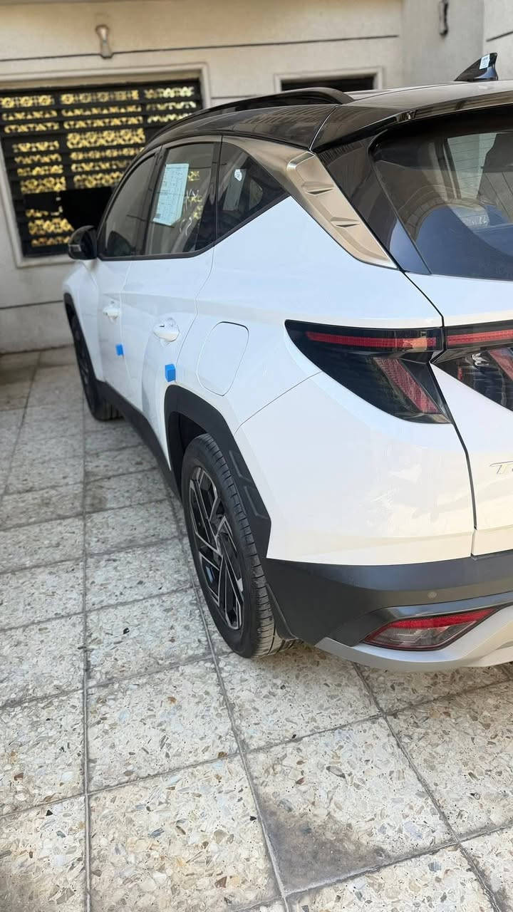 عدا شخط عله كد اصبع ومكحل  ميبين اصلا 
رقم كامل يترقم بابل او بغداد 
فول موصفات قماره توكلر 
باب كهرباء كراسي ٢ كهرباء 
كشنات تبريد باب خلفي كهرباء 
بردات ويل 19 فول
شاحنه لاسلكي مواصفات مفوله
ضمان شركة 100 الف 3 سنوات ضمان
السعر  ***********
