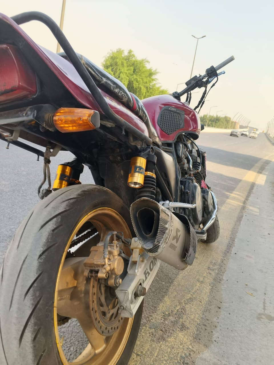 بطح  سي بي 400 للبيع مكفوله كير محرك بدون تنقيص ولا تبخير مبدل كله جديد شرط 1 وال2 وال3 بطناش إذا مو معدل 180 أو فصله لتشتري عنوان بغداد ساحه عدن السعر 1300 نواقص جاملغ أو تاير امامي أو دشبول والدسكات مال بريك خلصانه هاي كل شي
للاستفسار ***********

